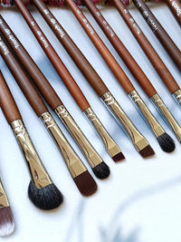 Professional Wooden Handle Eye Makeup Brush Set for Concealer, Eyeliner, and Eyeshadow