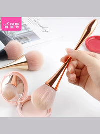 Large Fluffy Powder Brush for Face Makeup - Easy-to-Use Portable Cosmetic Tool for Blush and Loose Powder