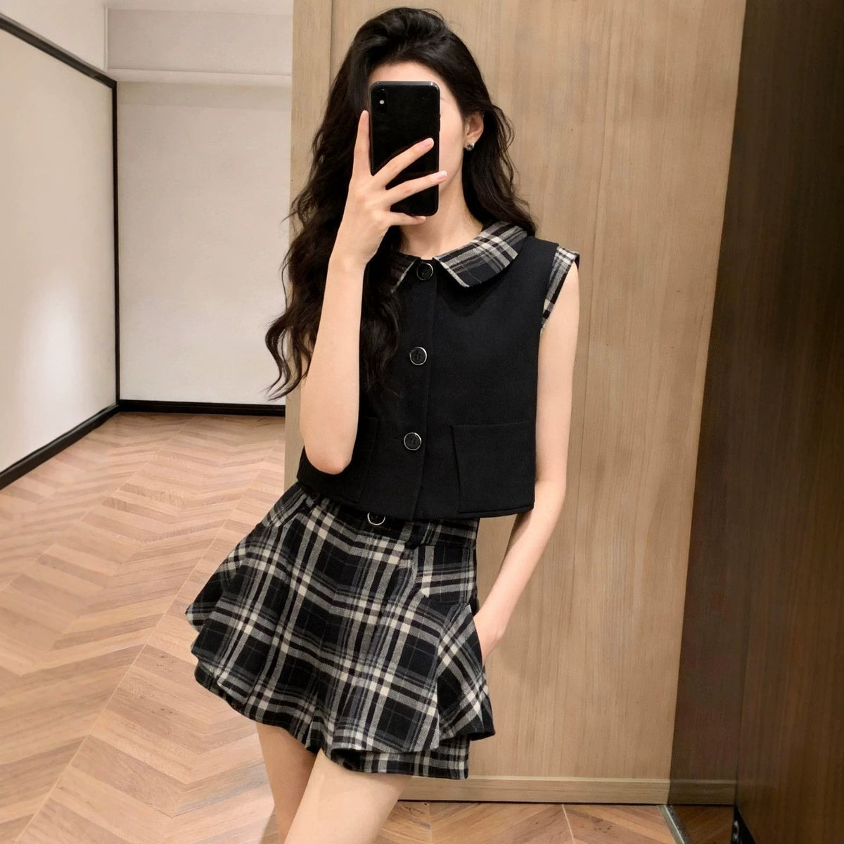 French Style Vest & Plaid Shorts Two-Piece Outfit