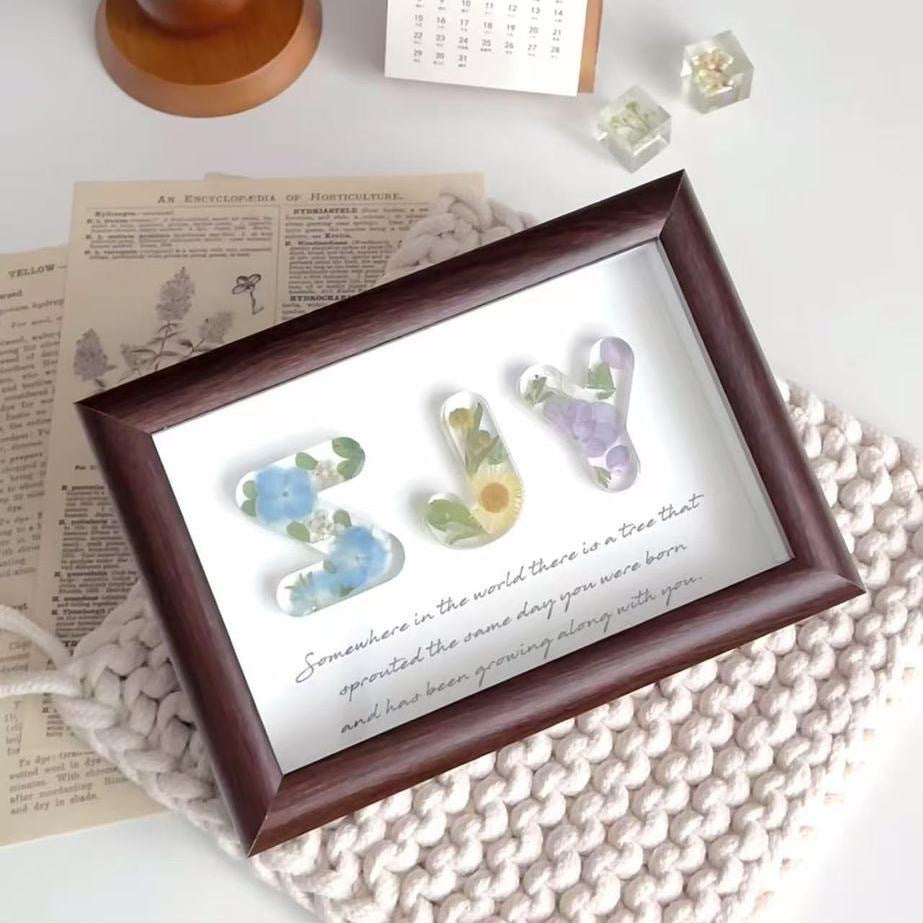 DIY Dried Flower Resin Letter Photo Frame Kit for Valentine's Day & Birthday Gift, Office & Bedroom Decor