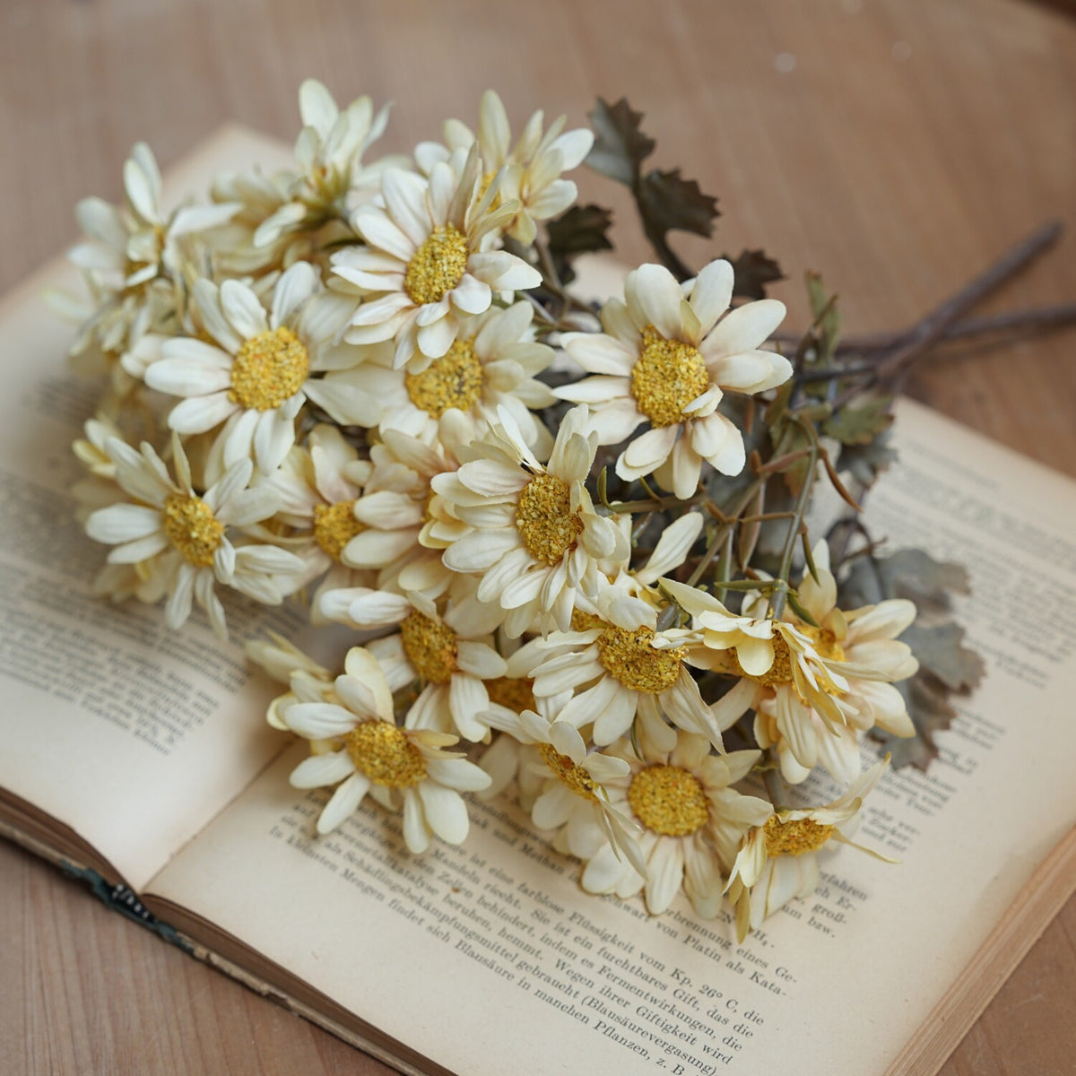 Artificial Daisy Chamomile Flower Bouquet for Home Decor and Photography Props