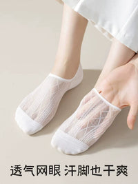 Women's White No-Show Socks, Thin Breathable Non-Slip Low Cut Invisible Liner Socks for Summer
