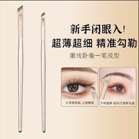Ultra-Thin Angled Eyeliner Brush for Precise Eye Makeup, Under-Eye, and Brows
