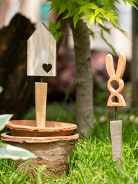 Juhan Iron Art Garden Plant Stake Decor with Wooden Pot Holder for Outdoor Garden Decoration