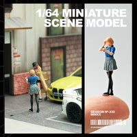 1:64 Scale Miniature Girl Figurine with Makeup Mirror for Diorama & Photography Props