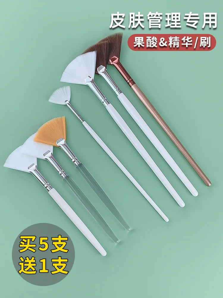 Fan-Shaped Facial Acid Applicator Brush with Soft Bristles and Wooden Handle for Skincare