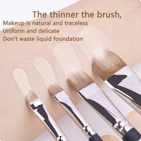 Tongue-Shaped Makeup Brush, Portable Concealer and Eyeshadow Brush for Beginners