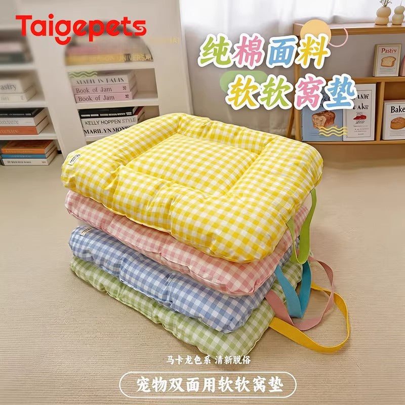 Pet Macaron Plaid Sleeping Mat for Cats and Dogs, All Seasons Soft Cushion