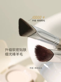 Gudie Triangle Highlight Brush Set for Face Contouring and Concealing