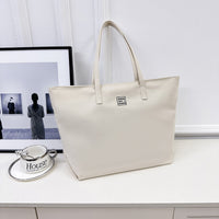 Women's Large Capacity Waterproof Nylon Tote Bag for Commuting and Casual Use