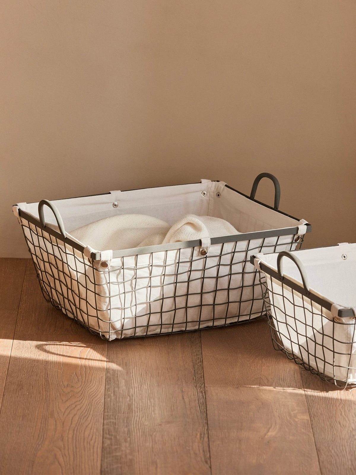 Vintage Iron Art Woven Storage Basket for Living Room, Rectangular Desktop Organizer, Snack & Sundries Basket, Laundry Hamper