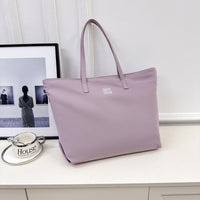 Women's Large Capacity Waterproof Nylon Tote Bag for Commuting and Casual Use