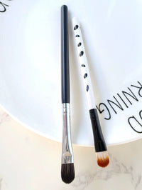 Wooden Handle Eyeshadow and Eyebrow Brush