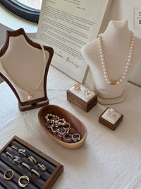 Linen Mannequin Necklace Display Stand for Jewelry and Pearl Diamond Necklaces