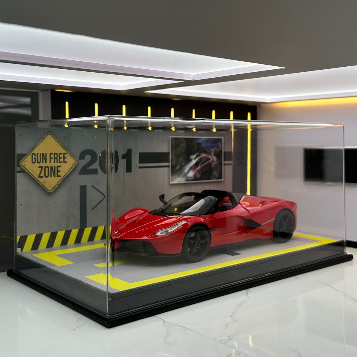 Acrylic Display Case for 1:24 Scale Diecast Car Models, Dustproof Collector's Showcase