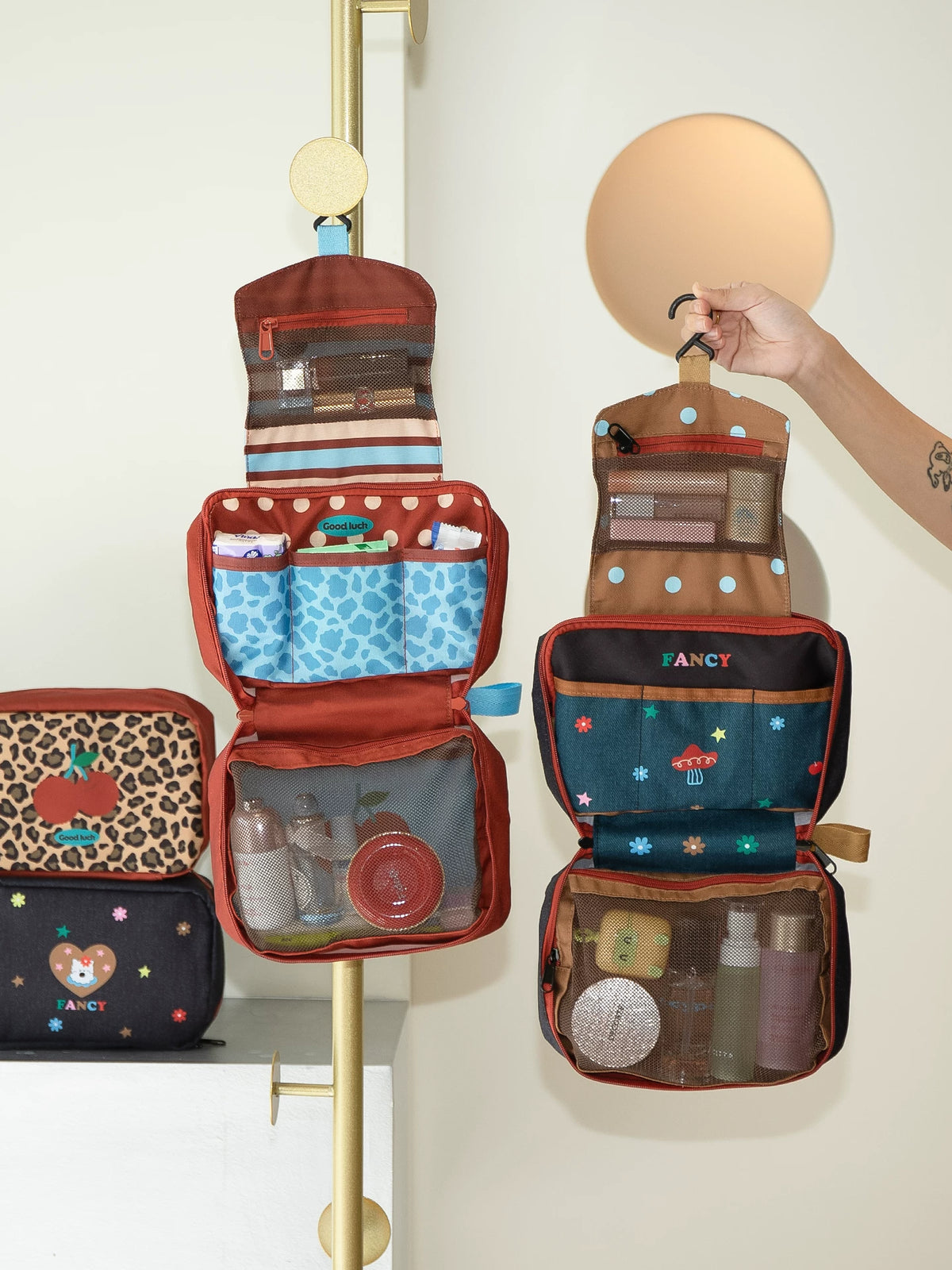 Half Room Foldable Travel Toiletry Bag Portable Waterproof Large Capacity Hanging Cosmetic Organizer