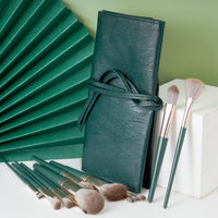 14-Piece Green Cloud Makeup Brush Set with Ultra-Soft Bristles for Beginners