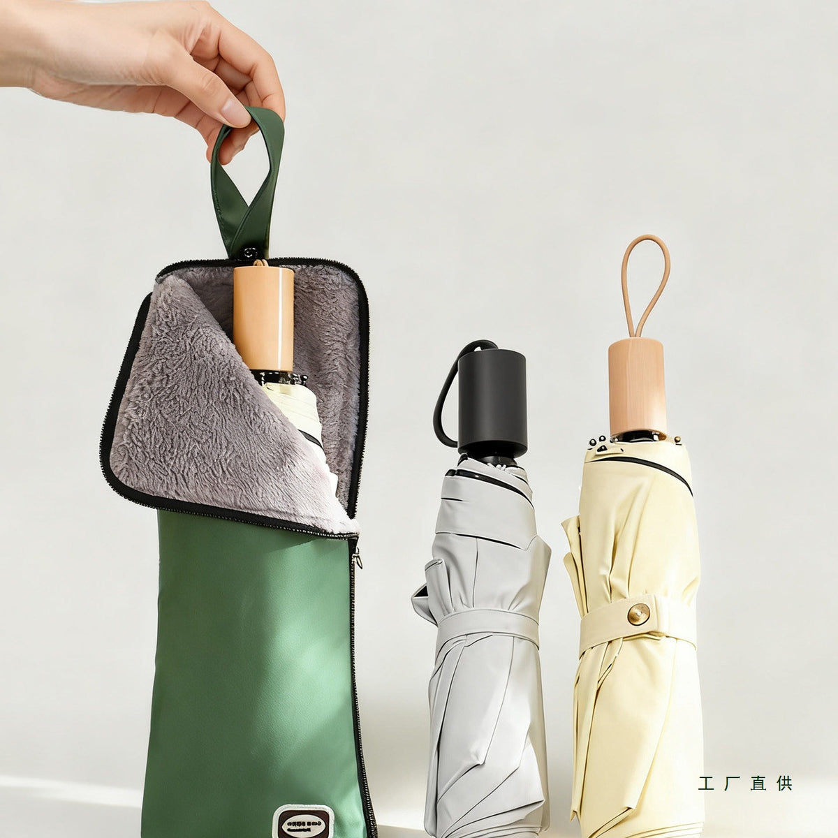 Portable Absorbent Umbrella Storage Bag with Waterproof Exterior for Wet Umbrellas