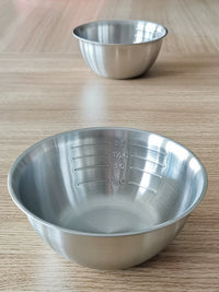 Stainless Steel Pet Bowl with Measurement Markings for Cats and Dogs