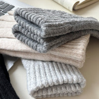 Unisex Winter Knit Gloves with Touchscreen Finger Tips