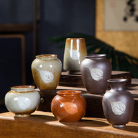 Ceramic Kiln Glazed Tabletop Vase for Hydroponics and Floral Arrangements, High-Temperature Fired Maple Leaf Retro Design