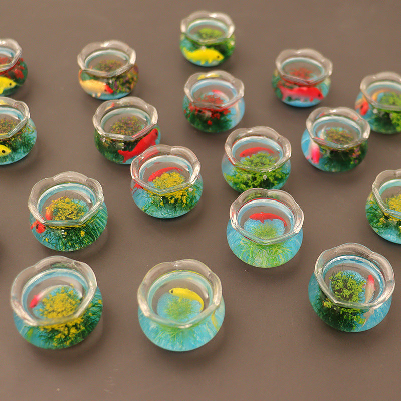 Miniature Dollhouse Round Fish Tank with Aquatic Plants and Fish