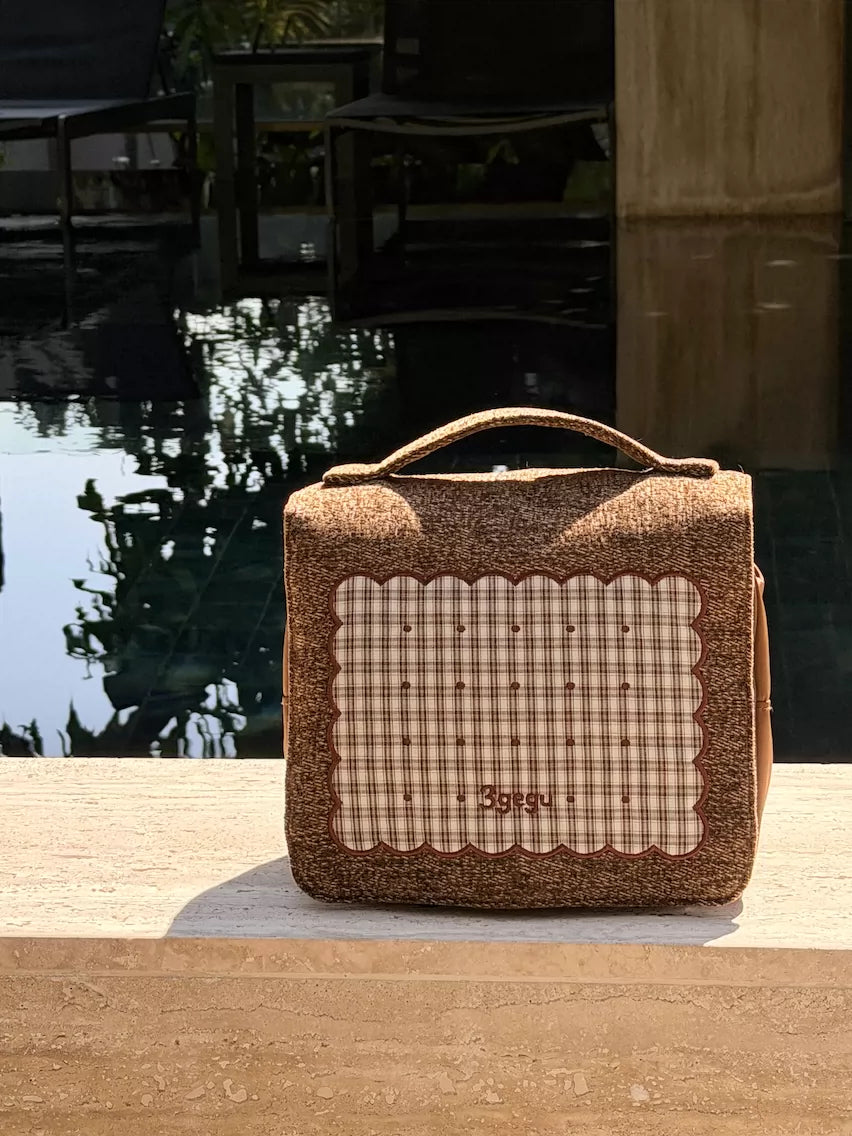 3gegu Biscuit Pattern Large Capacity Hanging Travel Toiletry Bag Cosmetic Organizer