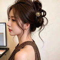 Matte Black Pearl Hair Claw Clip for Women, Elegant Gentle Style Hairpin for Updos, Versatile Commuter Hair Accessory