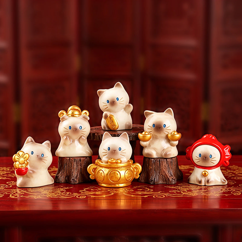 Lucky Cat Car Dashboard Ornament Resin Figurine Creative Cartoon Fortune Cat Decoration