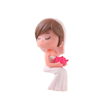 Miniature Couple Figurines with Bench for Micro Landscape Decor