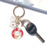 Japanese Lucky Cat Keychain Alloy Enamel Maneki-Neko Charm for Bags and Gifts