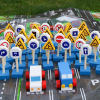 Montessori Wooden Traffic Sign Blocks Set for Kids - Educational Road Safety Toy with Vehicles and Scene Mat