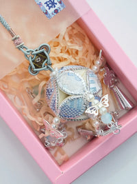 Guangxi Jingxi Zhuang Brocade Embroidered Hydrangea Bell Car Hanging Ornament Gift Box