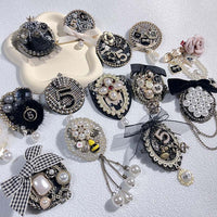 Vintage British Style Pearl Chain Bow Tie Brooch for Parties and Sweaters