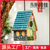 Outdoor Resin Parrot Birdhouse for Garden Decoration and Winter Warmth