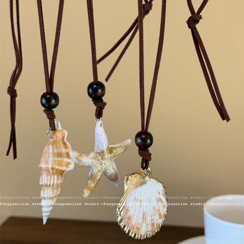 Seashell Starfish Conch Pendant Necklace for Women, Beach Vacation Style