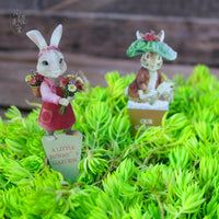 Garden Decorative Iron Art Rabbit Planter Stakes for Potted Plants and Yard Decor