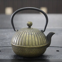 Cast Iron Teapot with Garlic Pattern for Tea Ceremony and Boiling Water