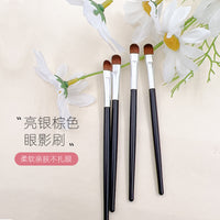 Soft Eyeshadow Blending Brush for Detailed Eye Makeup Application