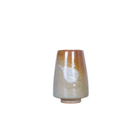 Ceramic Kiln Glazed Tabletop Vase for Hydroponics and Floral Arrangements, High-Temperature Fired Maple Leaf Retro Design