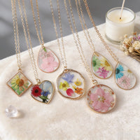 French Vintage Resin Dried Flower Pendant Necklace Forest Style