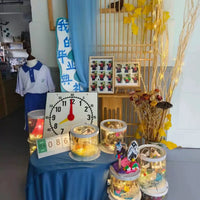 Clear Dome Display Boxes for Kindergarten Art Projects and Graduation Exhibits