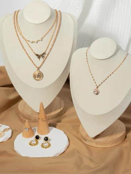 Wooden Heart-Shaped Neck Jewelry Display Stand Mannequin Bust for Necklaces and Pendants