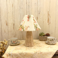 Pleated Lampshade Rattan Base Table Lamp, Nordic Retro Style USB Powered Warm Light for Bedroom Study Decor