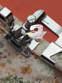 Hemmer Foot for Household Electric Sewing Machines, Wide Rolled Hem Presser Foot for Sheets