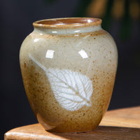 Ceramic Kiln Glazed Tabletop Vase for Hydroponics and Floral Arrangements, High-Temperature Fired Maple Leaf Retro Design