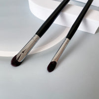 Finger-Shaped Eyeshadow Brush for Blending and Highlighting, Natural Wool Bristles