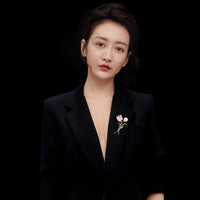 Elegant Tulip Pearl Crystal Brooch for Women, Floral Shawl Pin for Coats and Suits