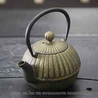Cast Iron Teapot with Garlic Pattern for Tea Ceremony and Boiling Water