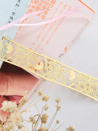 Creative Gold-Plated Hollow Carved Metal Bookmark with Cherry Blossom Design, Vintage Style Gift